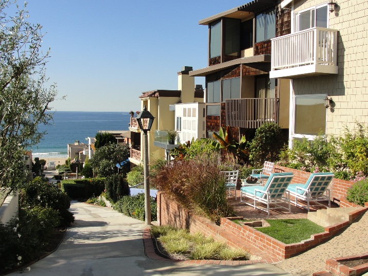 (Rua para pessoas, no "sand section", em Manhattan Beach.